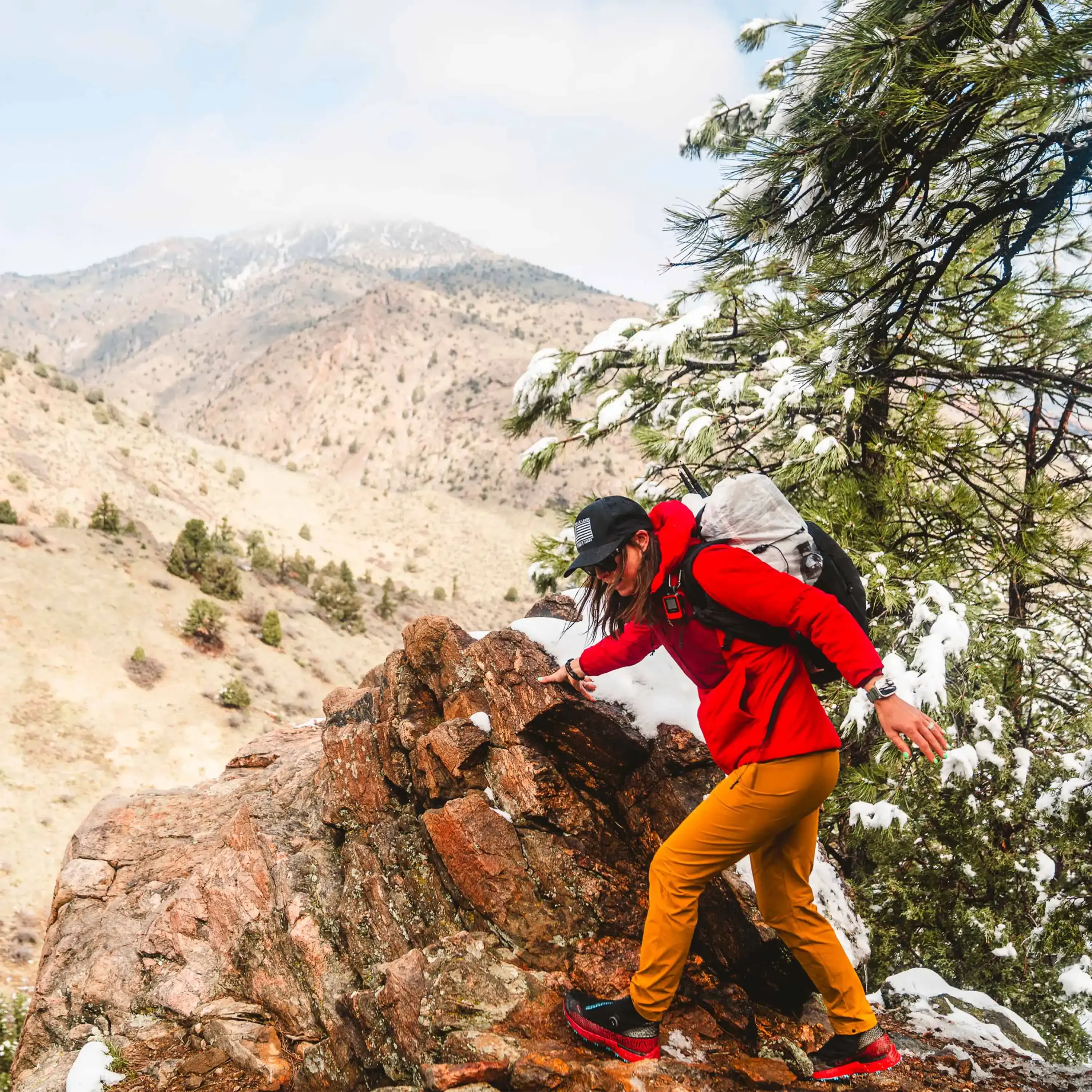 Hyperlite Mountain Gear Contour 35 White ultralight backpack dyneema outdoor
