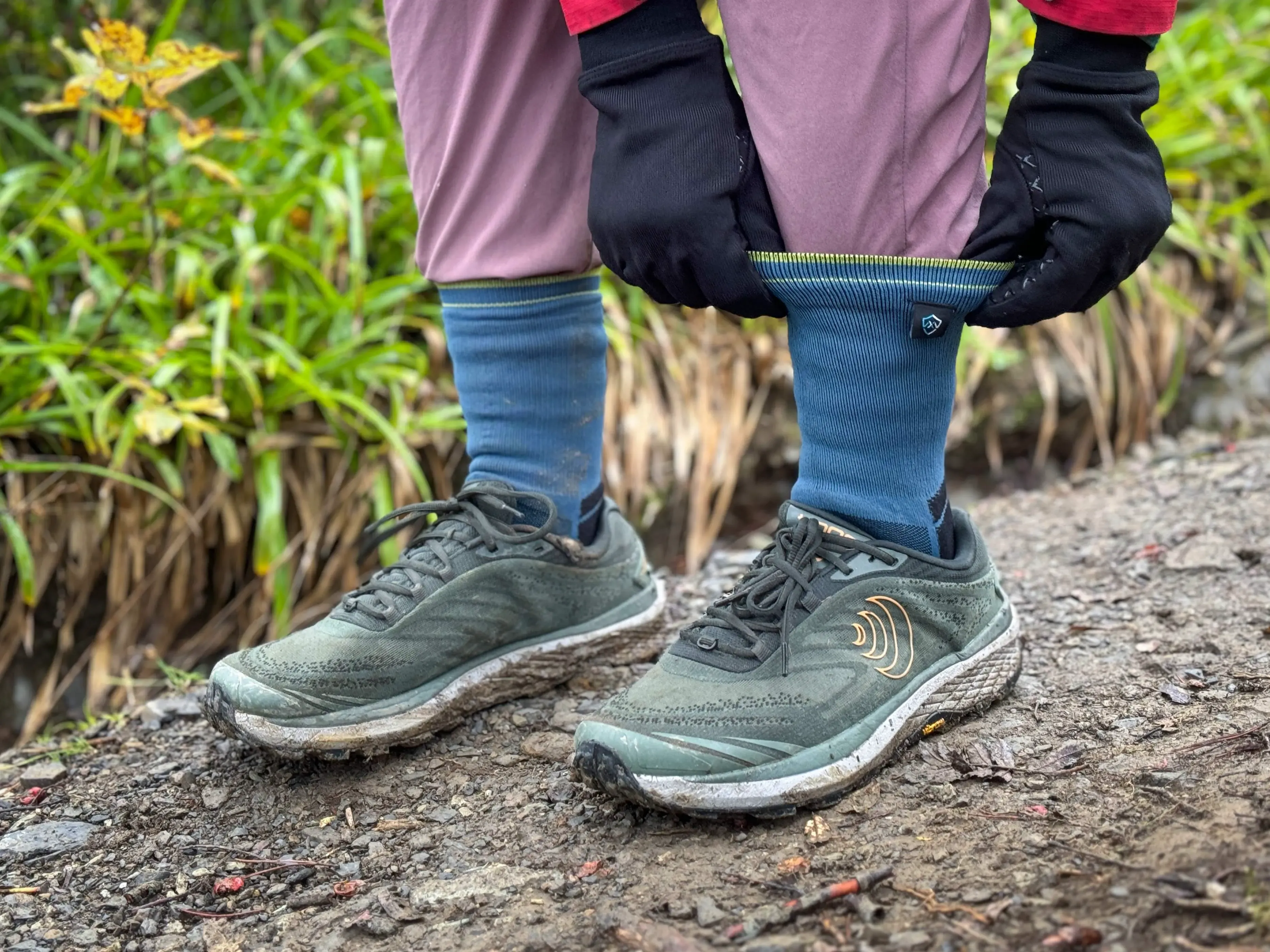 Topo Athletic Pursuit 2 Men Trail Shoes Green Orange Outdoor 01.webp