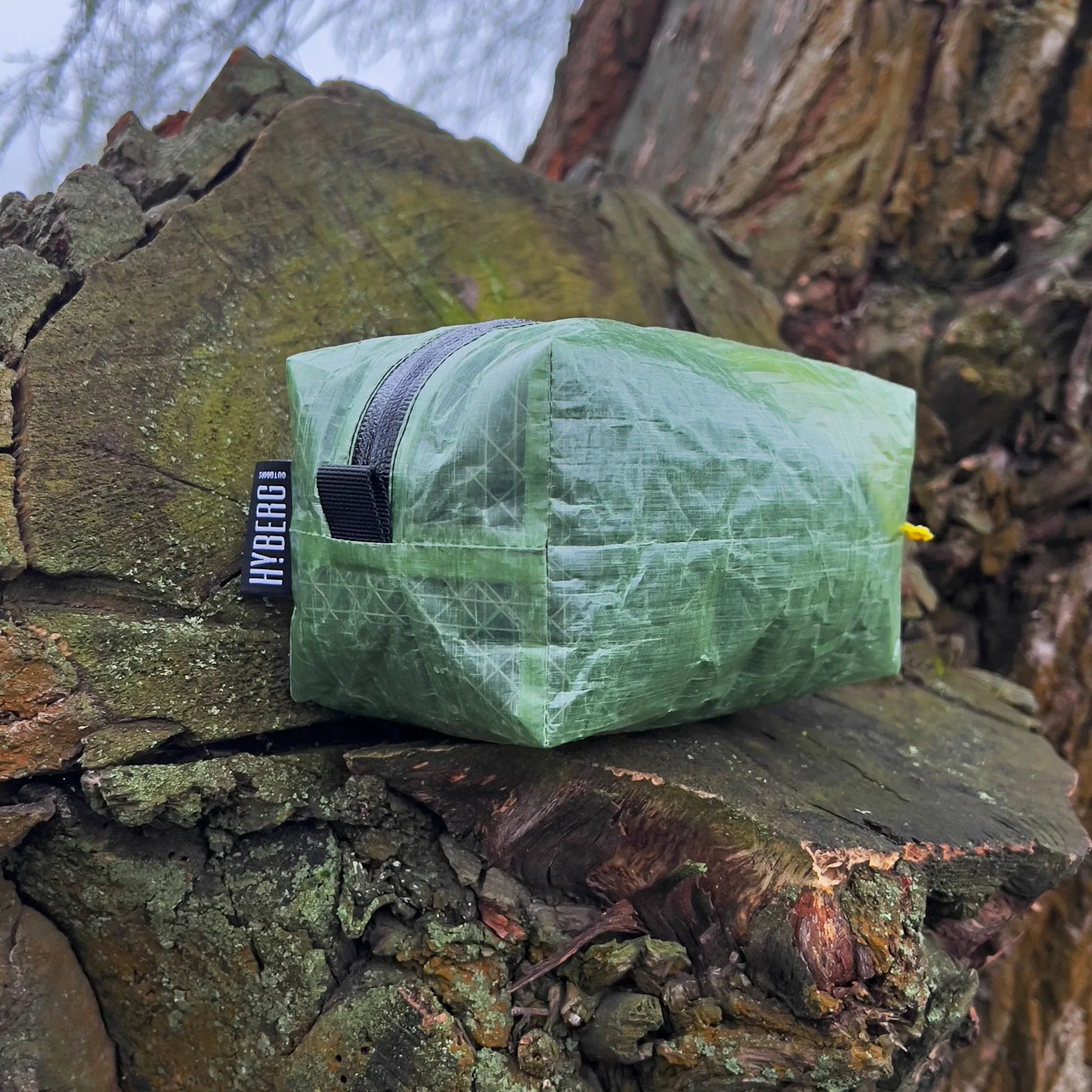 Hyberg-Zip-Bag-Lite-Green-05.webp