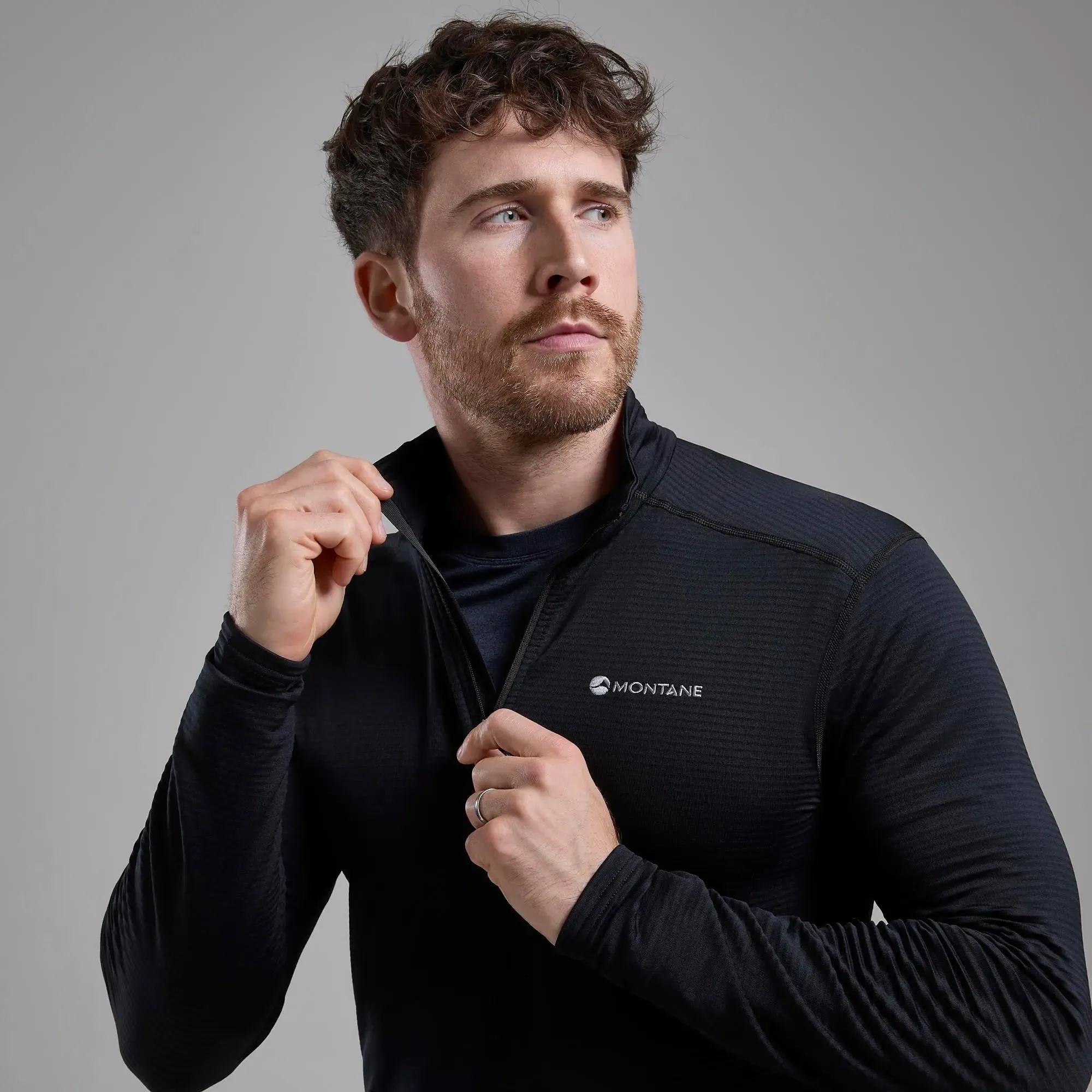 Pánská tenká mikina s krátkým zipem v černé barvě