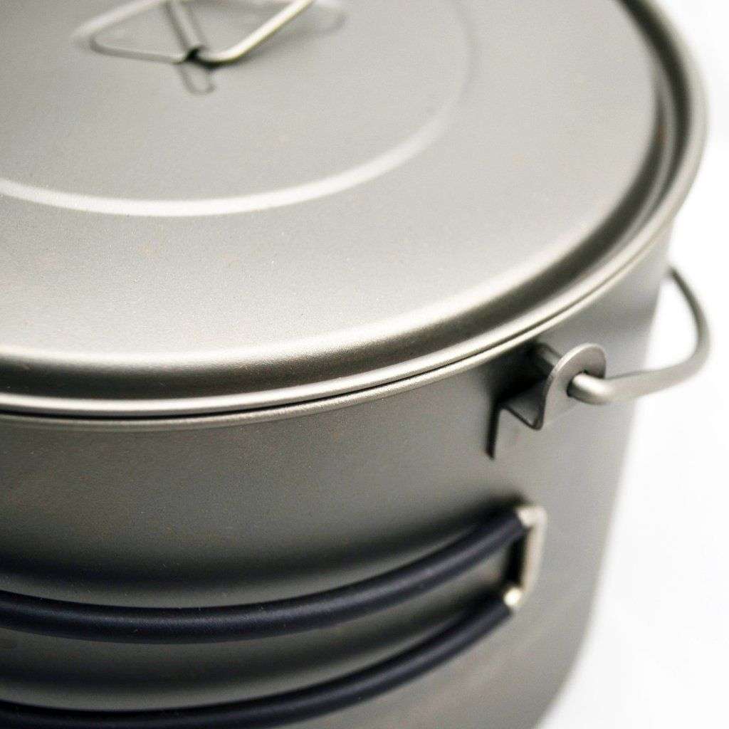 TOAKS Titanium 1600 ml Pot with Bail Handle lifestyle