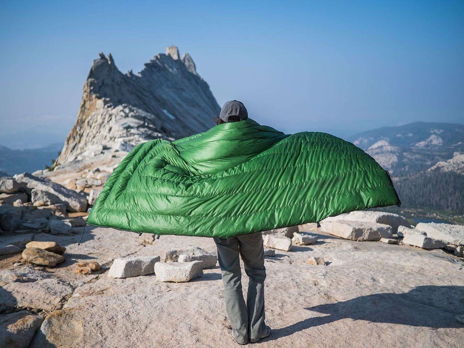Enlightened Equipment Revelation Quilt 40°F (5°C) lifestyle